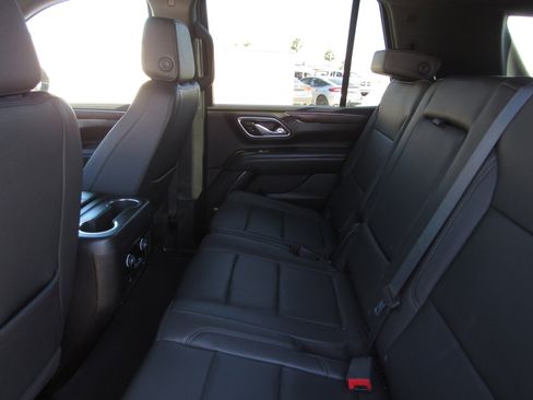 Used 2024 Chevrolet Tahoe LT RWD image 15