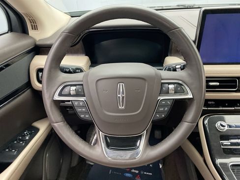 Used 2023 Lincoln Nautilus Reserve AWD/4WD image 16