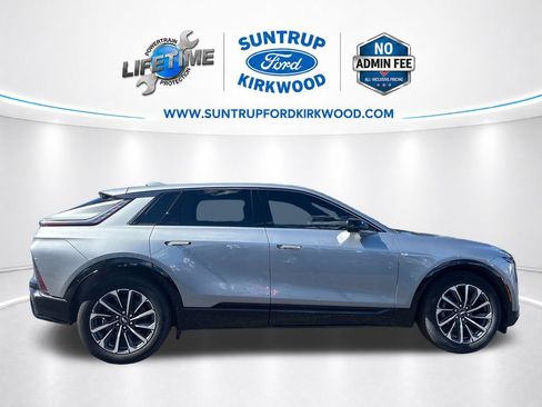 Used 2024 Cadillac Lyriq Sport w/ LPO, Floor Liner Package AWD/4WD image 8