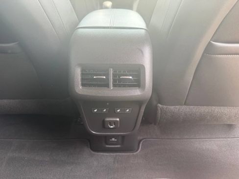 Used 2022 Chevrolet Equinox Premier FWD image 20