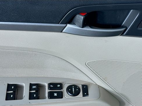 Used 2018 Hyundai Elantra SEL image 22