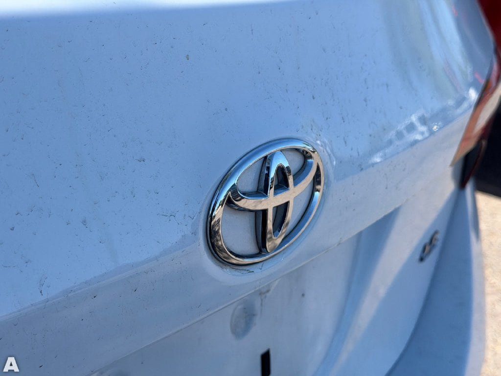 Used 2015 Toyota Corolla LE FWD image 8