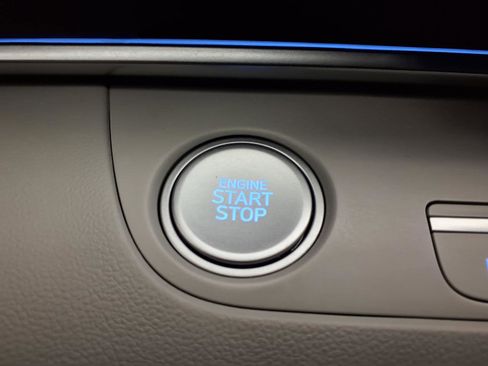 Certified 2024 Hyundai Elantra Limited image 23