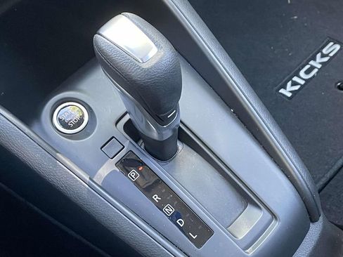 Used 2025 Nissan Kicks Play S image 30