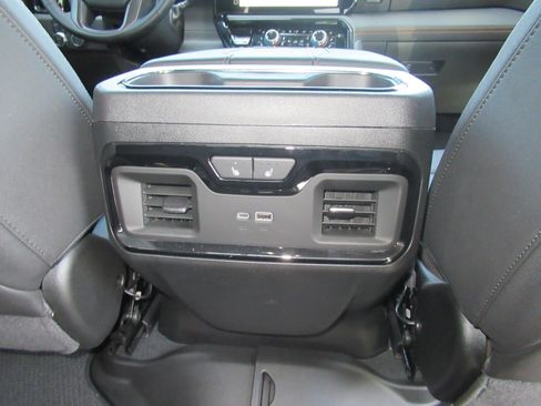 Used 2025 GMC Sierra 2500 AT4 w/ AT4 Premium Plus Package AWD/4WD image 18