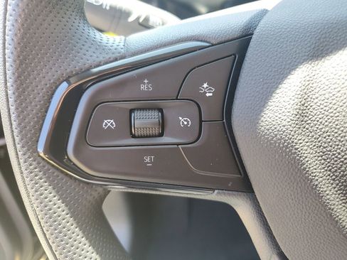 Used 2025 Chevrolet Trax LT image 29