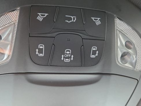 New 2026 Chrysler Pacifica Select w/ S Appearance Package image 33