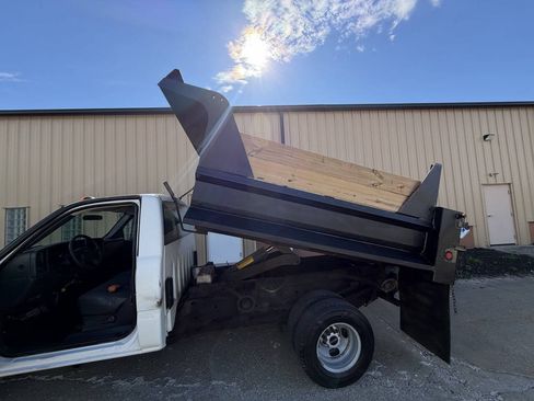 Used 2006 GMC Sierra 3500 W/T RWD image 22