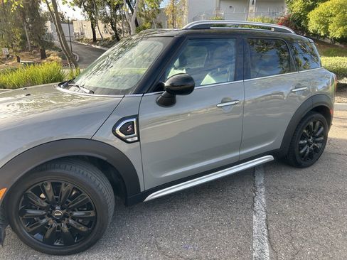 Used 2017 MINI Cooper Countryman S FWD image 9