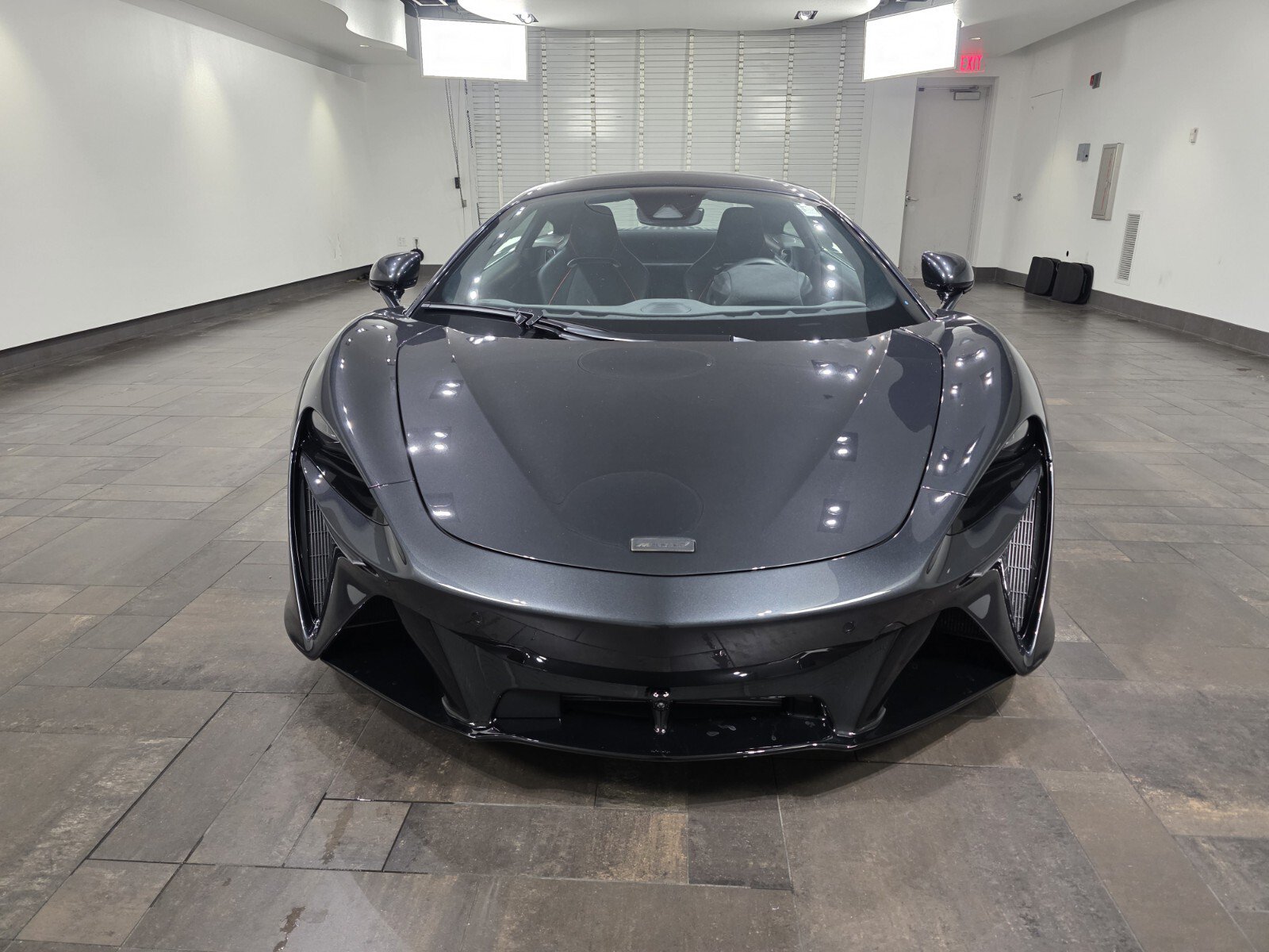 Used 2026 McLaren Artura RWD image 2