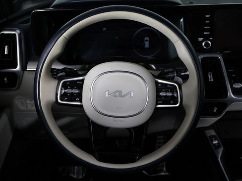 Used 2022 Kia Sorento SX Prestige w/ Panoramic Sunroof Package AWD/4WD image 43
