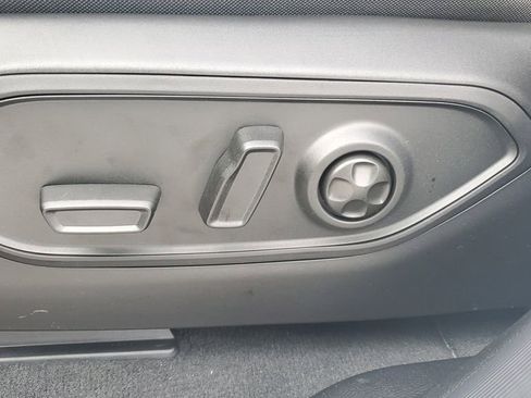 New 2025 Jeep Grand Cherokee Altitude image 23