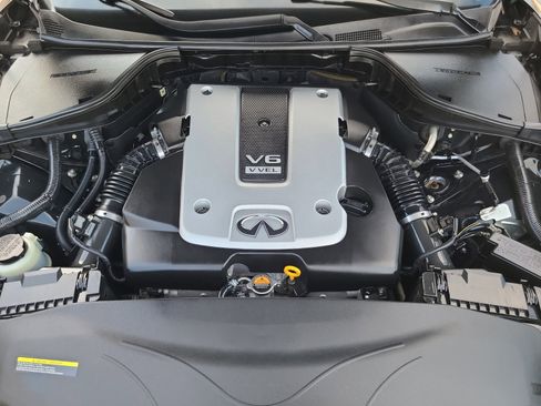 Used 2016 INFINITI Q70 3.7 w/ Sport Package image 25