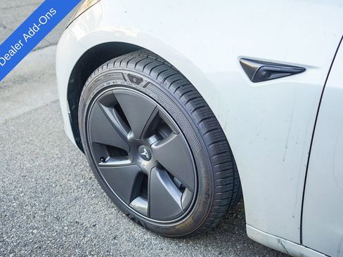 Used 2023 Tesla Model 3 Standard Range image 10