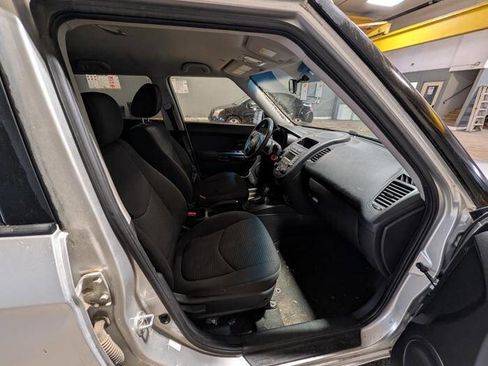 Used 2012 Kia Soul FWD image 29