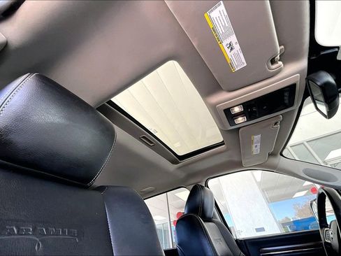 Used 2015 RAM 1500 Laramie w/ Convenience Group image 28