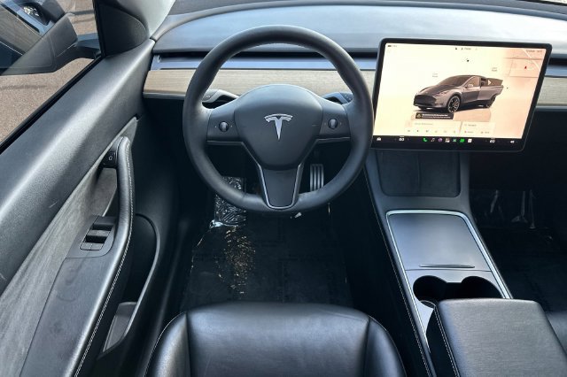 Used 2022 Tesla Model Y Performance AWD/4WD image 16