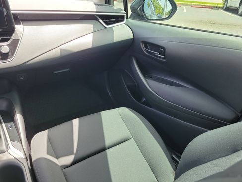 Used 2025 Toyota Corolla LE FWD image 17
