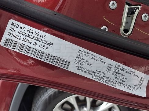 Used 2021 Jeep Cherokee Latitude Plus w/ Sun & Sound Group image 29