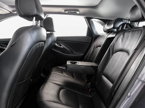 Used 2018 Hyundai Elantra GT w/ Tech Package 03 image 39