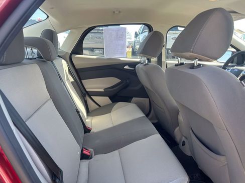 Used 2014 Ford Focus SE w/ SE Winter Package image 17