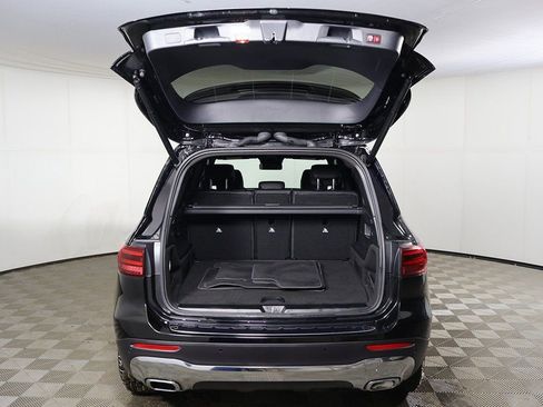 Used 2025 Mercedes-Benz GLB 250 4MATIC image 14