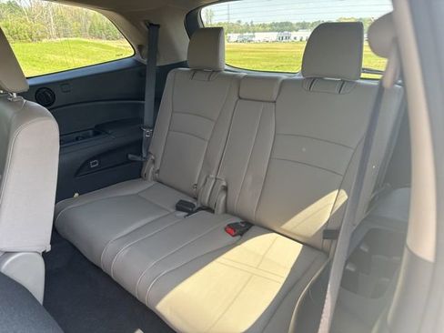 Used 2017 Honda Pilot Touring image 13