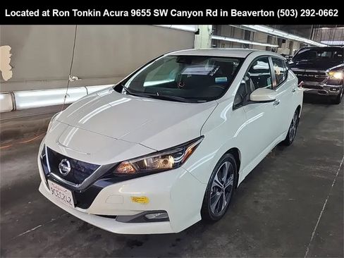 Used 2022 Nissan Leaf SV image 3