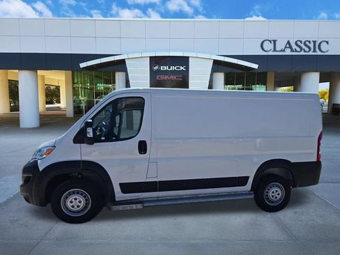 Used 2025 RAM ProMaster 2500 w/ U-Haul Equipment Group FWD image 4