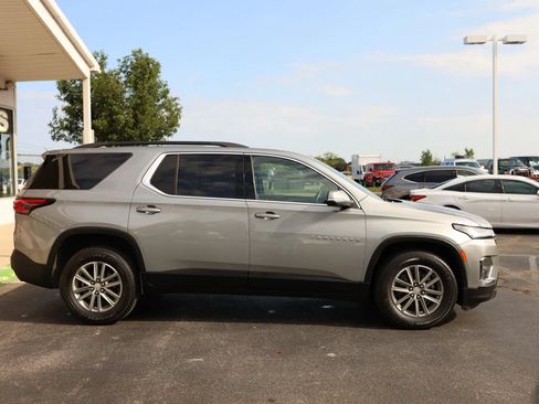 Used 2023 Chevrolet Traverse LT FWD image 4