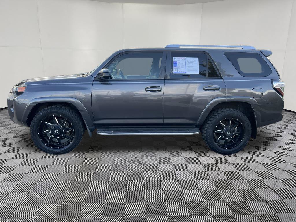 Used 2017 Toyota 4Runner SR5 RWD image 3