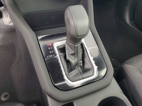 Used 2025 Subaru Forester Premium image 17