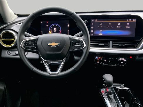 Used 2025 Chevrolet Trax LT w/ Driver Confidence Package FWD image 6