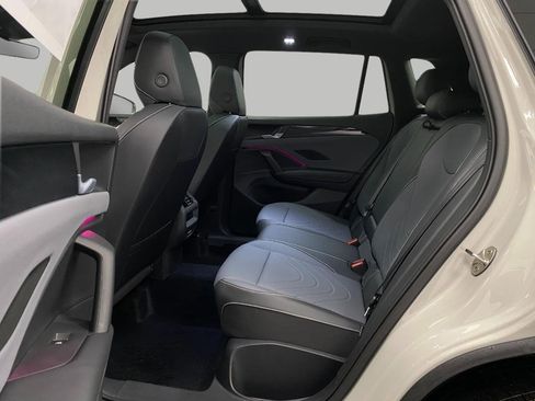 New 2026 Volkswagen Tiguan SE R-Line AWD/4WD image 25