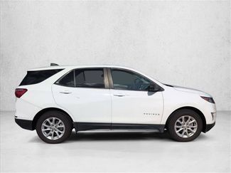 Used 2021 Chevrolet Equinox LS w/ LS Convenience Package FWD video 4