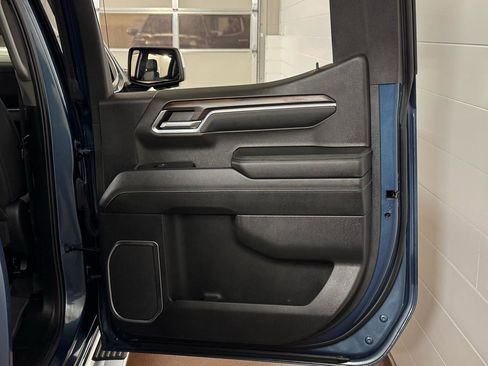 Used 2024 GMC Sierra 1500 SLT w/ SLT Premium Plus Package image 41