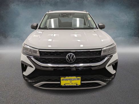 Used 2022 Volkswagen Taos S image 2