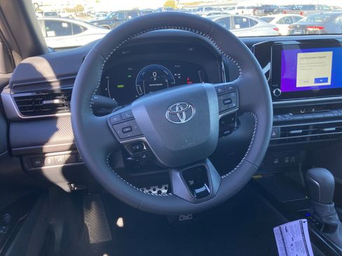 Used 2026 Toyota Camry SE image 11