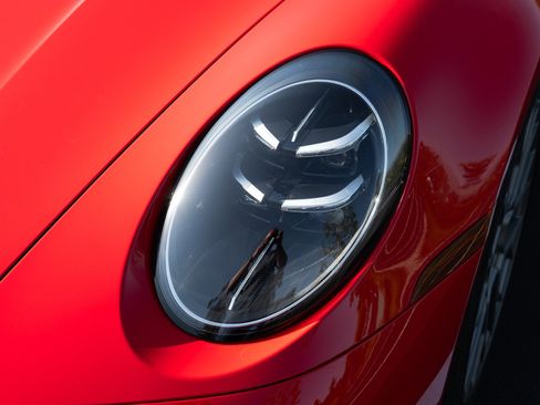 Used 2025 Porsche 911 Carrera RWD image 17