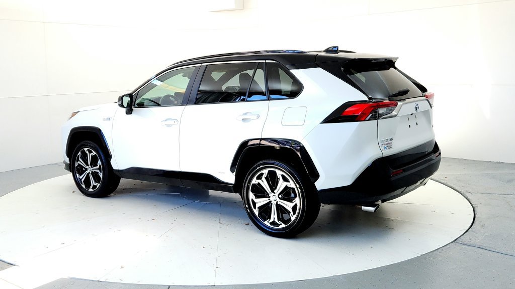 Used 2023 Toyota RAV4 XSE w/ Weather Package AWD/4WD image 4