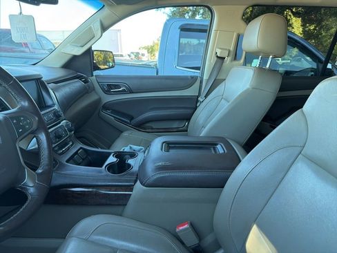 Used 2018 Chevrolet Suburban LT image 24