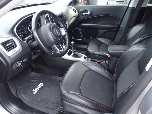 Used 2018 Jeep Compass Latitude w/ Popular Equipment Group image 8