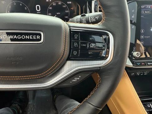 Used 2023 Jeep Grand Wagoneer Series III image 26