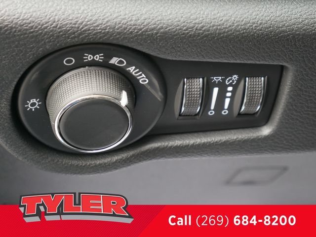 New 2027 Chrysler Pacifica Select FWD image 22