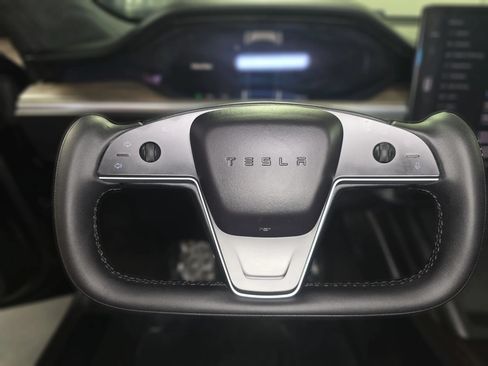 Used 2022 Tesla Model S AWD/4WD image 32