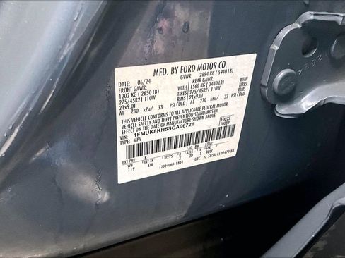 Used 2025 Ford Explorer ST-Line w/ Premium Package image 36