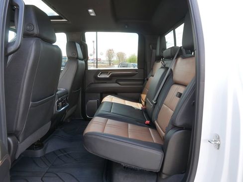 Used 2024 Chevrolet Silverado 3500 High Country w/ High Country Premium Package AWD/4WD image 21