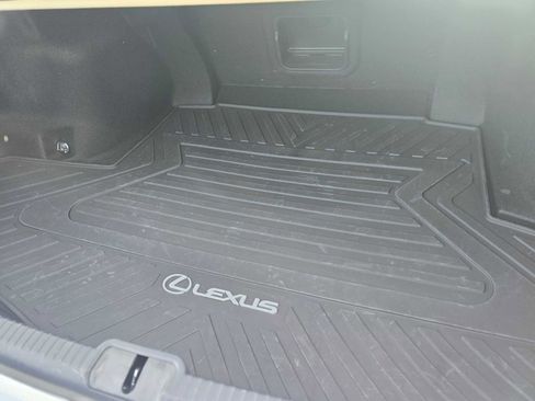 Used 2025 Lexus ES 350 w/ Premium Package image 17