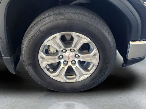 Used 2025 GMC Sierra 1500 SLT image 13