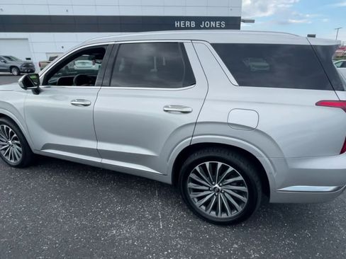 Used 2024 Hyundai Palisade Calligraphy image 7